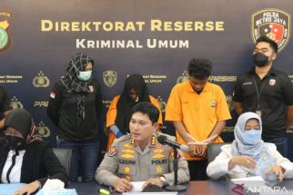 Lihat tuh Tampang Dua Tersangka Prostitusi yang Paksa Anak Jadi PSK   - JPNN.com Jakarta