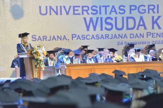 1.134 Mahasiswa Diwisuda, Rektor UPGRIS Beri Pesan Penting - JPNN.com Jateng