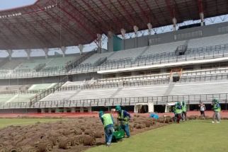 Rumput Stadion GBT Tak Standar FIFA, Padahal Sudah Keluar Dana Ratusan Miliar, Alamak - JPNN.com Jatim