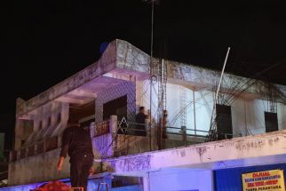 Damkar Gunungkidul Selamatkan Warga yang Terjebak Kebakaran Rumah - JPNN.com Jogja