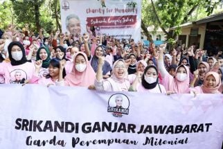 Sukarelawan Srikandi Ganjar Jabar Tebar Kebahagiaan di Cirebon - JPNN.com Jabar