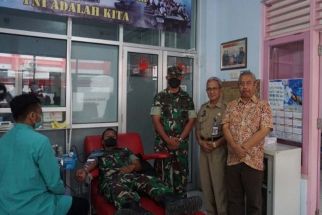 Seratusan Anggota Kodim Batang Datangi PMI, Donor Darah Peringati HUT TNI - JPNN.com Jateng