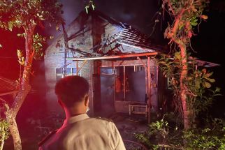 Rumah Marsini Terbakar Saat Ditinggal Pergi, Rugi Ratusan Juta - JPNN.com Jogja