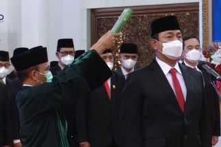 Detik-detik Hendrar Prihadi Dilantik Jadi Kepala LKPP, Ucap Sumpah Dipandu Jokowi - JPNN.com Jateng