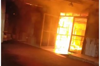 Gudang Roti di Surabaya Kebakaran, Titik Api Berawal dari Kompor - JPNN.com Jatim