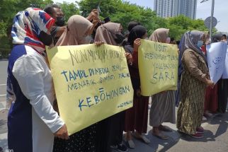 Massa Kopinema Minta Polda Jatim Usut Penyalahgunaan Hijab Pelapor Kasus Julianto Eka - JPNN.com Jatim