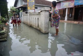 Banjir di Tulungagung Bercampur Limbah Pabrik Gula, Polisi Lakukan Penyelidikan - JPNN.com Jatim