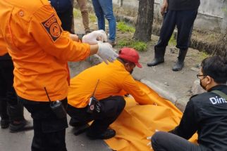 Pengendara Motor Asal Bangkalan Tewas Tabrak Pembatas Jalan, Bawa Anak & Istri - JPNN.com Jatim