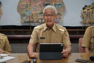 Ganjar: UMP Jawa Tengah 2023 Naik 8,01 Persen - JPNN.com Jateng