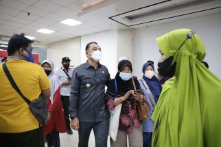 Pascatemuan di RSUD dr Soewandhie, Wali Kota Eri Minta Pelayanan di Puskesmas dan RS Lebih Cepat - JPNN.com Jatim