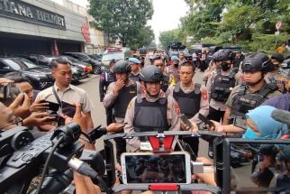Lakukan Olah TKP, Polisi Pastikan Polsek Astanaanyar Bandung Steril dari Bahan Peledak - JPNN.com Jabar