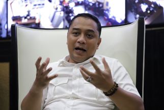 Wali Kota Eri Serahkan Nama Calon Sekda Surabaya ke Gubernur Khofifah - JPNN.com Jatim