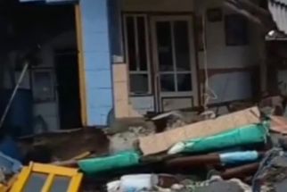 Gelombang Laut Ekstrem Melanda Probolinggo, Belasan Rumah Warga Rusak - JPNN.com Jatim