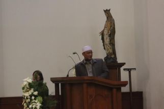 Bikin Adem, KH Abdul Rozak Sampaikan Pesan Toleransi di Depan Ribuan Jemaat Gereja Katedral Bandung - JPNN.com Jabar