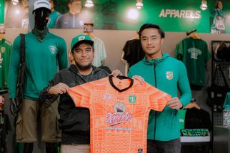 Tampil Moncer, Kiper Ernando Ari Dikontrak Persebaya Sampai 2025 - JPNN.com Jatim