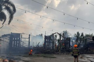 Material Kayu Membuat Api Mudah Membakar Bangunan RM Ampera di Bandung - JPNN.com Jabar