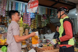 Ganjar Blusukan ke Pasar-pasar, Cek Harga Beras & Stok Minyak Goreng - JPNN.com Jateng