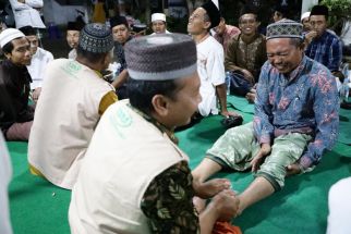 Sukarelawan Ganjar Sehatkan Warga Jember Lewat Pengobatan Thibbun Nabawi  - JPNN.com Jatim