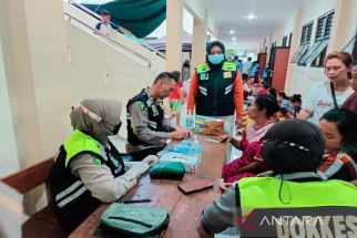 Warga Terdampak Banjir Solo Terserang Penyakit, Tim Dokkes Turun Tangan - JPNN.com Jateng