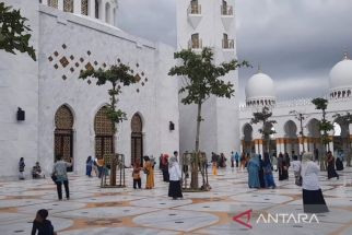 Pengunjung Masjid Sheikh Zayed Solo Membeludak, Gibran Minta Tambahan Petugas - JPNN.com Jateng