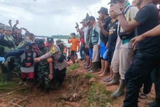 Korban Terseret Banjir Selama 2 Hari Ditemukan Meninggal Dunia - JPNN.com Lampung