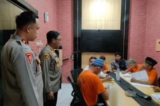 4 Pelajar Pelempar Rombongan Peziarah di Trenggalek Ujian di Kantor Polisi - JPNN.com Jatim