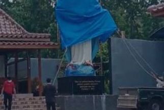 Viral Penutupan Patung Bunda Maria di Kulon Progo, Perangkat Desa Buka Suara - JPNN.com Jogja