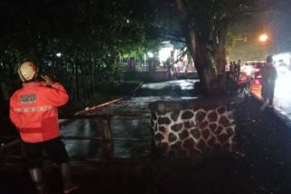 Hendri Sekeluarga Tertimpa Bencana, Terpeleset & 2 Anaknya Hanyut - JPNN.com Jatim