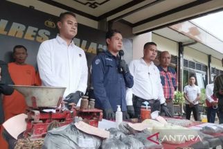Jual & Buat Petasan 8 Kilogram, 3 Pria di Malang Diringkus Polisi - JPNN.com Jatim