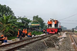 KA Turangga Vs Truk Gandeng di Jombang, 7 Kereta Telat, KAI Tuntut Ganti Rugi - JPNN.com Jatim