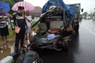 Kecelakaan Beruntun di Jombang, Truk Ringsek, Pengemudi & Penumpang Selamat - JPNN.com Jatim