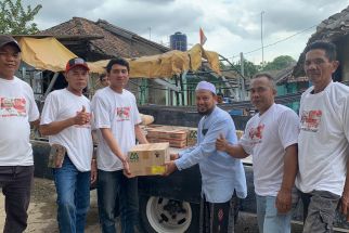 Sopir Truk Pendukung Ganjar Berikan Bantuan untuk Pembangunan Masjid di Bogor - JPNN.com Jabar