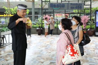 Sidak ke Rest Area Salatiga, Ganjar: Tolong Pedagang Jangan Mainkan Harga - JPNN.com Jateng