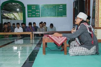 GGN Jatim Ngaji Fiqih Rukun Ramadan Bersama Santri di Ponorogo - JPNN.com Jatim