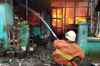 Gas Elpiji Bocor, Rumah di Jalan Bogen Surabaya Ludes Terbakar    - JPNN.com Jatim