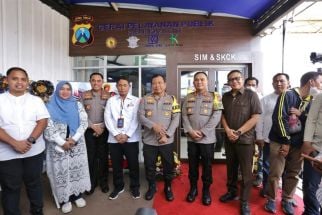 Permudah Pelayanan, Polrestabes Surabaya Buka SIM Corner dan SKCK di Pasar Tambahrejo - JPNN.com Jatim