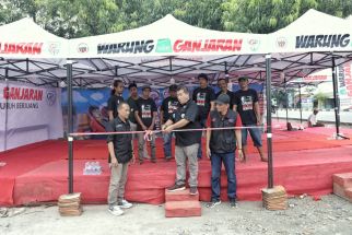 Sukarelawan Ganjaran Buruh Bangun Posko Mudik Lebaran di Kabupaten Subang - JPNN.com Jabar