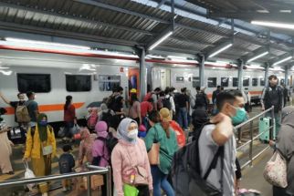 Terjebak Macet, Puluhan Pemudik di Daop Jember Batal Naik Kereta - JPNN.com Jatim