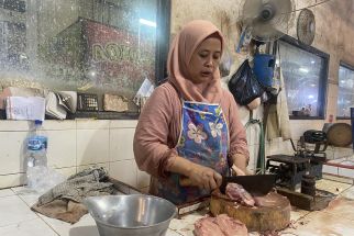 Kabar Baik Buat Mak-Mak, Harga Ayam di Surabaya Sudah Normal - JPNN.com Jatim