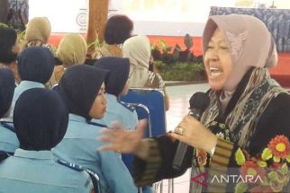 Mensos Risma Senang Bisa Beri Motivasi Ratusan Siswa di Magelang - JPNN.com Jateng