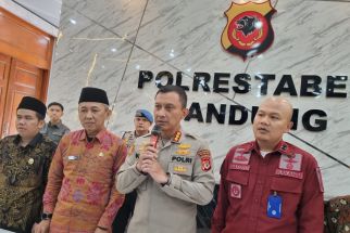 Kasus Bule yang Ludahi Wajah Imam di Masjid Bandung Berakhir Damai - JPNN.com Jabar
