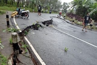 Wahai Warga Cilacap, Hindari Jalan Alternatif Cukangleleus-Sidareja - JPNN.com Jateng