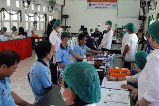 Cegah Penularan TBC, Ratusan Warga Binaan Rutan Kelas I Cilodong Jalani Skrining Kesehatan - JPNN.com Jabar