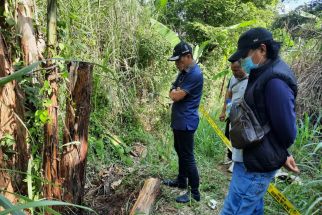 Cari Barang Bukti, Polisi Sisir Lokasi Penemuan Mayat Tanpa Busana  - JPNN.com Jabar