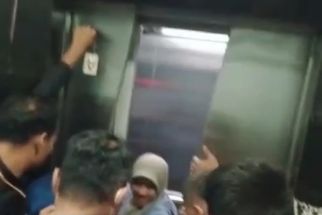 ASN Cantik yang Sedang Hamil Muda Terjebak di Dalam Lift Disdik Kota Depok - JPNN.com Jabar