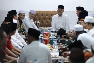 Pesan Kiai Sepuh Kesultanan Banten kepada Ganjar Pranowo - JPNN.com Banten