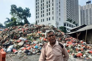 Sampah Menggunung di Pasar kemiri Muka, Pedagang Beri Waktu 3 Hari untuk DLHK - JPNN.com Jabar