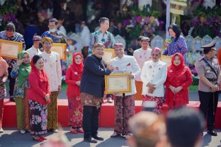 SIER Dapat Penghargaan Wajib Pajak Teladan dari Wali Kota Surabaya - JPNN.com Jatim
