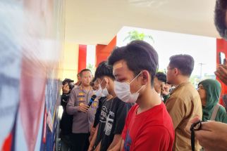 4 Pemuda Sok Jago di Bandung Diciduk Polisi Gegara Mengacungkan Samurai di Jalanan - JPNN.com Jabar