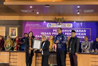 Unesa Cetak Rekor MURI Kerja Sama Terbanyak dengan Yayasan Pendidikan - JPNN.com Jatim